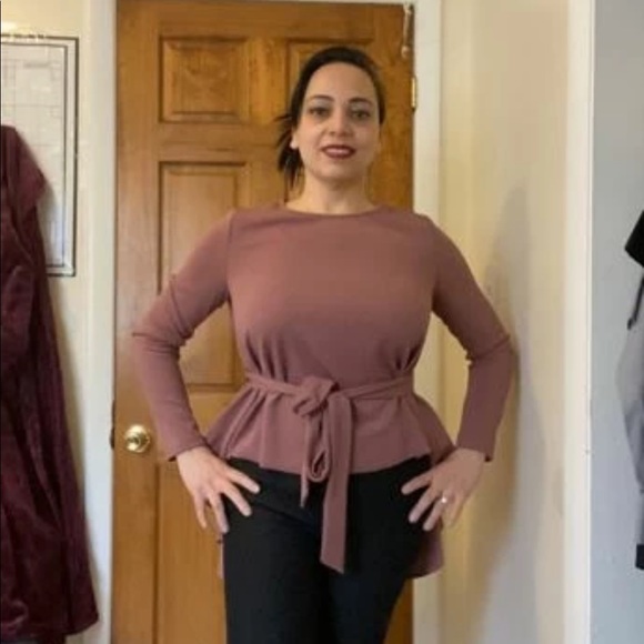 Self Belted Dip Hem Top - Picture 5 of 9